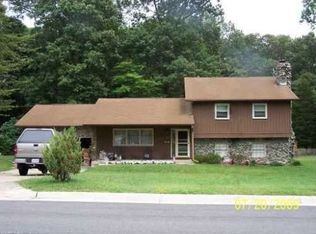 10 Meadow Creek Dr, Newport News, VA 23608