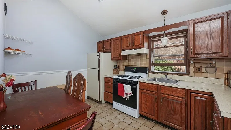 1 bed, 1.0 bath, $2,050 — Photo 4