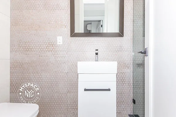 Rented by MySpaceNYC | media 17