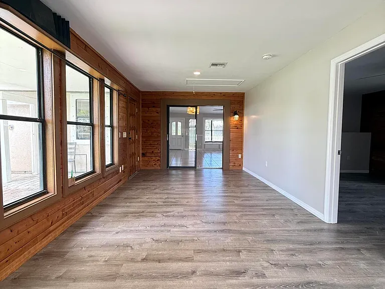 1626 SW Buffum Ln — Photo 15
