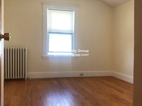 4th image of 164 Marlboro St