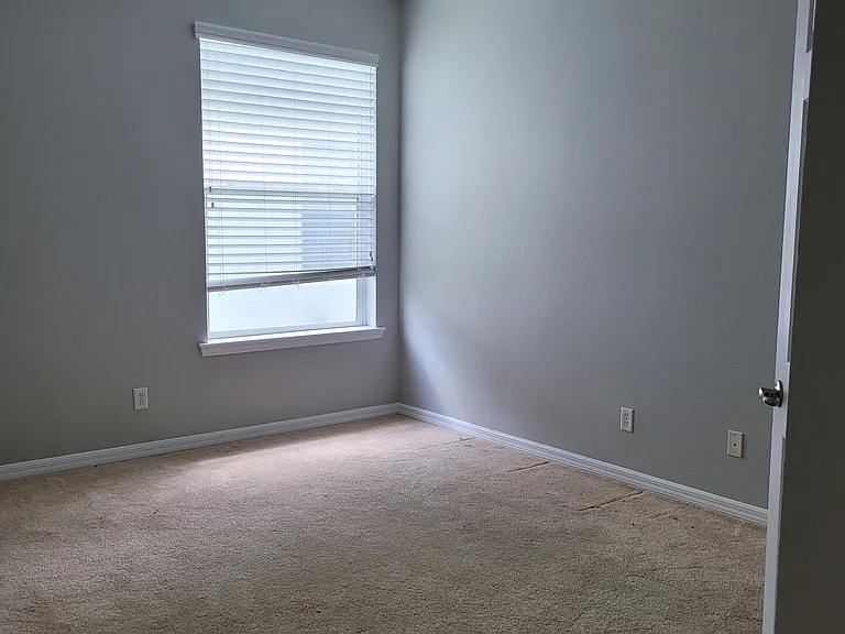 1519 Lexington Ave — Photo 8