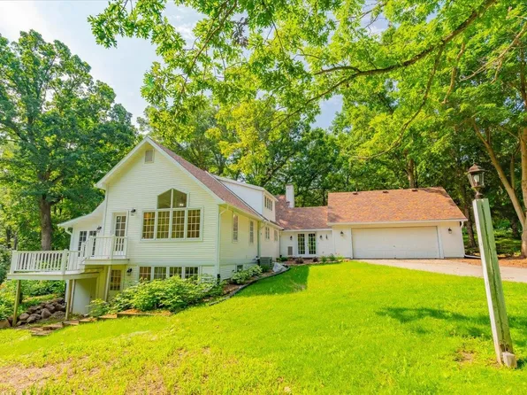 4760 Schneider Dr, Oregon, WI 53575