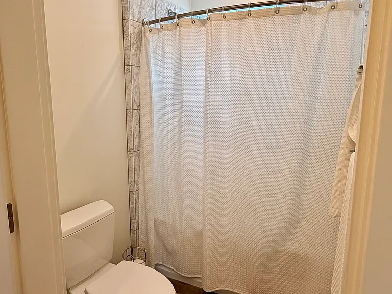2351 Franklin Ave E #202 — Photo 21