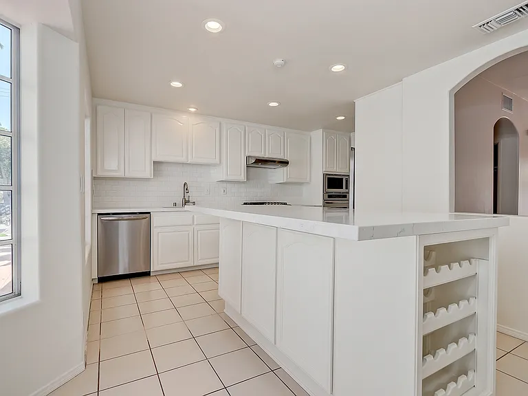 511 N Elena Ave #B — Photo 10