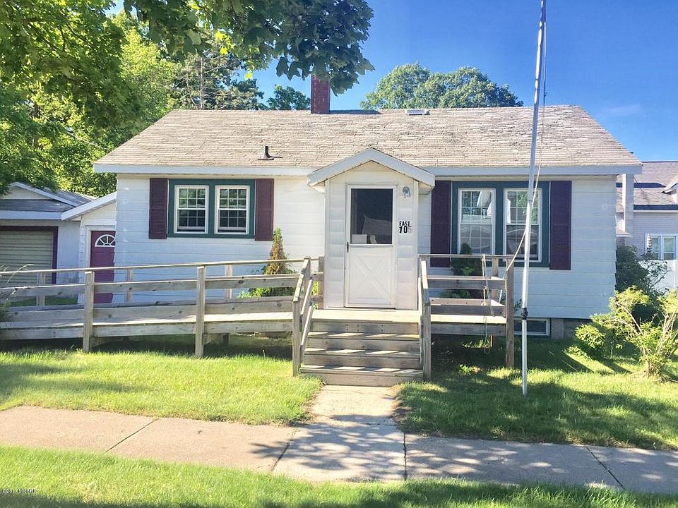 1st image of 105 E Tinkham Ave