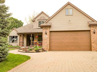 1987 Rosemary Cir, Sandwich, IL 60548