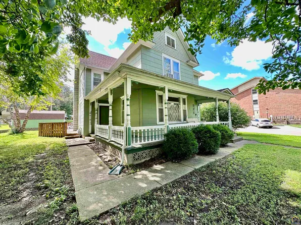 525 Wisconsin Ave, Holton, KS 66436