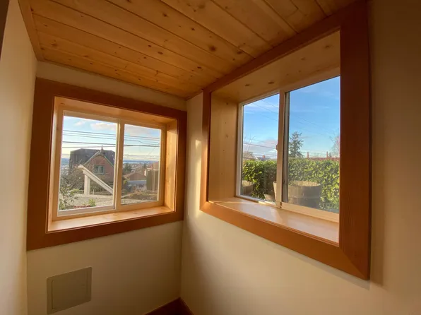 5218 Greenwood Ave N #B, Seattle, WA 98103