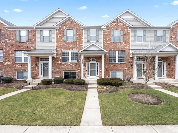 2521 Emily Ln, Elgin, IL 60124