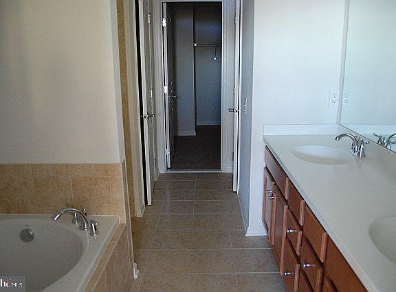 5th image of 237 N Caldwell Cir