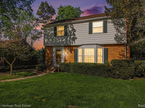 310 Isbell St, Howell, MI 48843