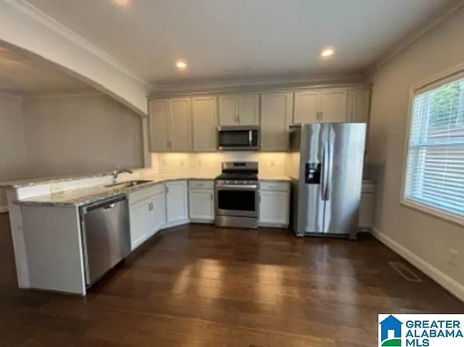 3 bed, 3.5 bath, $2,750 — Photo 4