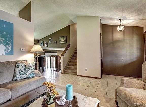 5th image of 12161 Dahlia Ct
