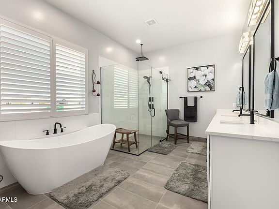 3rd image of 667 W PATRICK Place