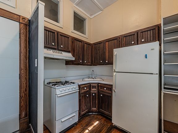 5th image of 111 Adams St APT 4