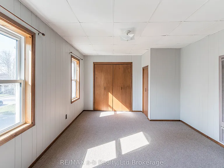 10 McKenzie St #A — Photo 11