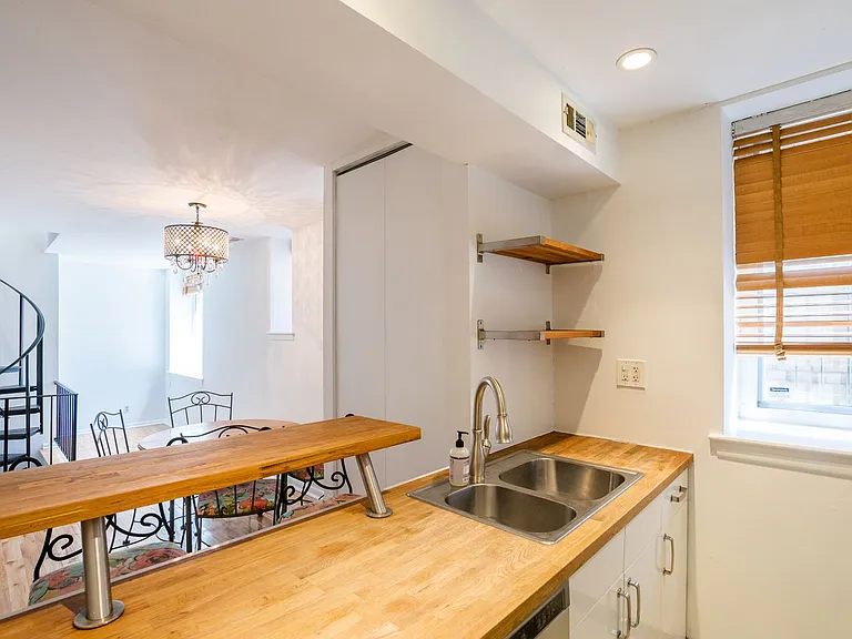 1137 Pine St #103 — Photo 13