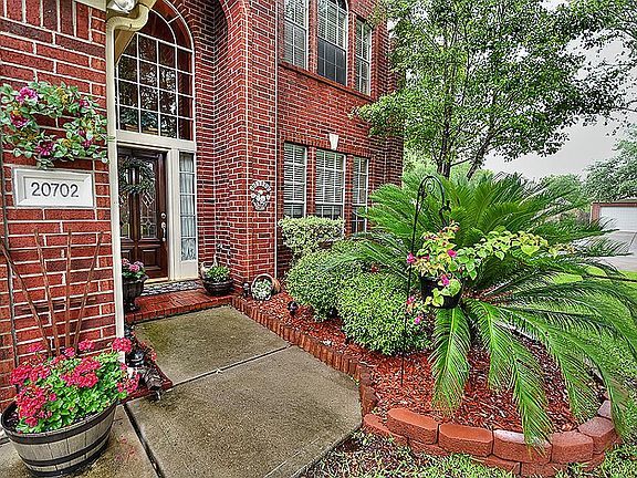 3rd image of 20702 Teasel Ct