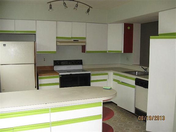 5th image of 3832 Angelton Ct