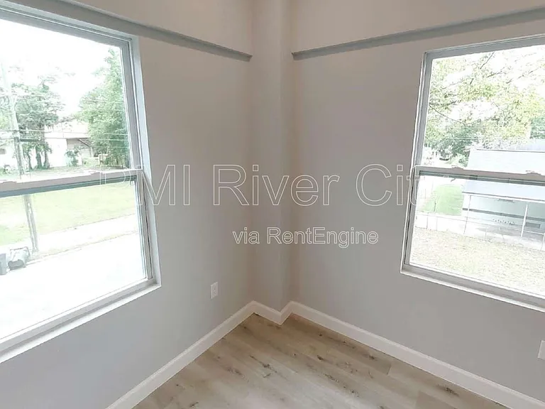 151 W 17th St #3 — Photo 8