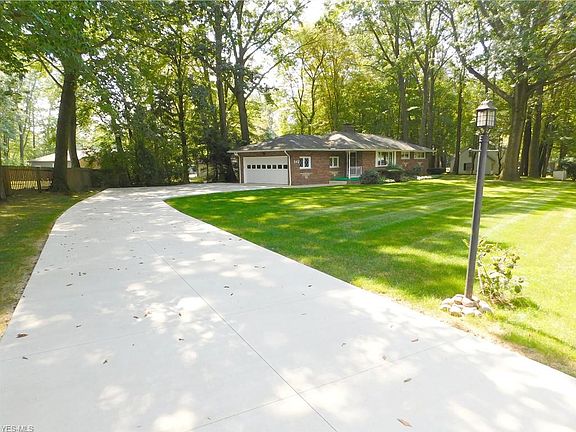 2nd image of 582 Ann Dr