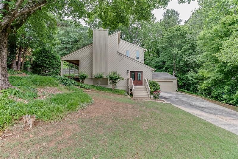 1st image of 3777 Southgate Dr