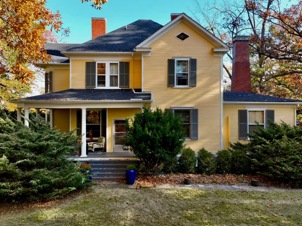 152 Harris St, Lewisburg, WV 24901