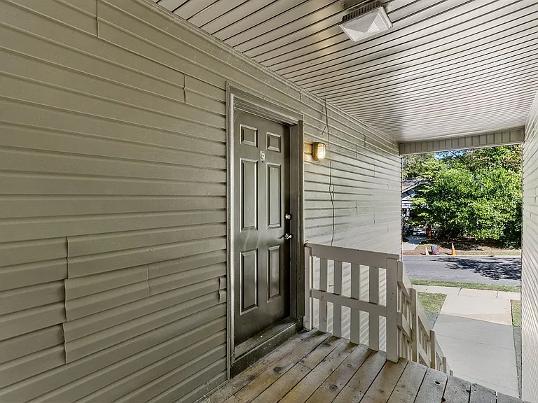 Breezeway — Photo 23