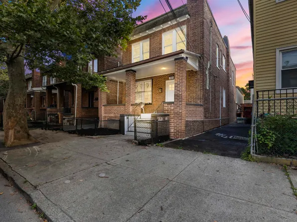 165 Van Nostrand Avenue image 2 of 13