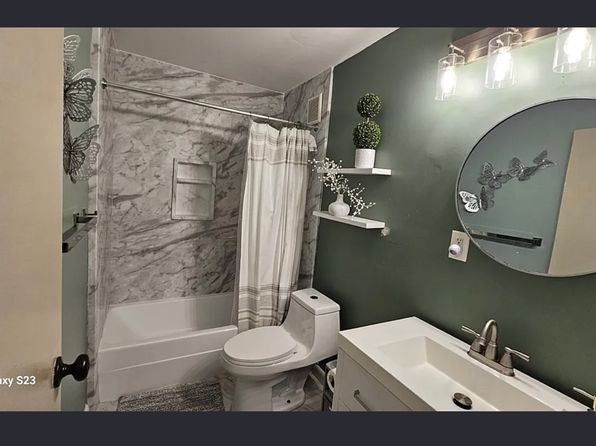 9 Thayer Pond Dr