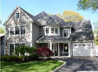 40 Sleepy Hollow Rd, Red Bank, NJ 07701