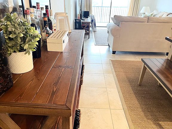 5th image of 40 NE Plantation Rd APT 208