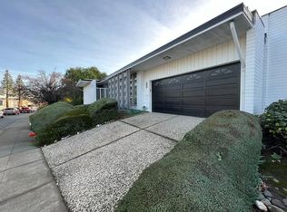 2115 Trousdale Dr, Burlingame, CA 94010