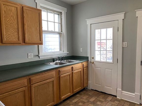 5th image of 211 N 14th St