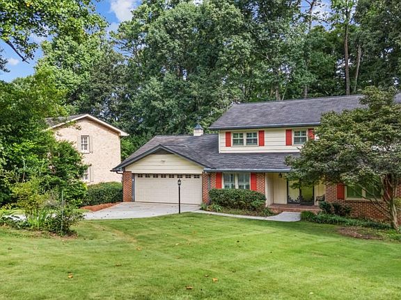 3rd image of 2679 Regency Dr E