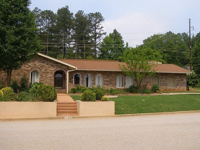 1st image of 135 Dresden Dr