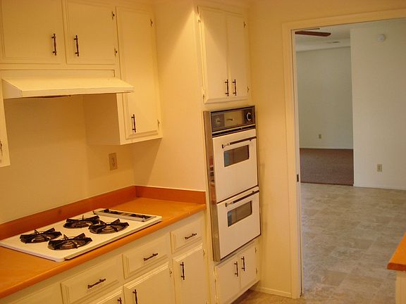 5th image of 40444 Poppy Dr