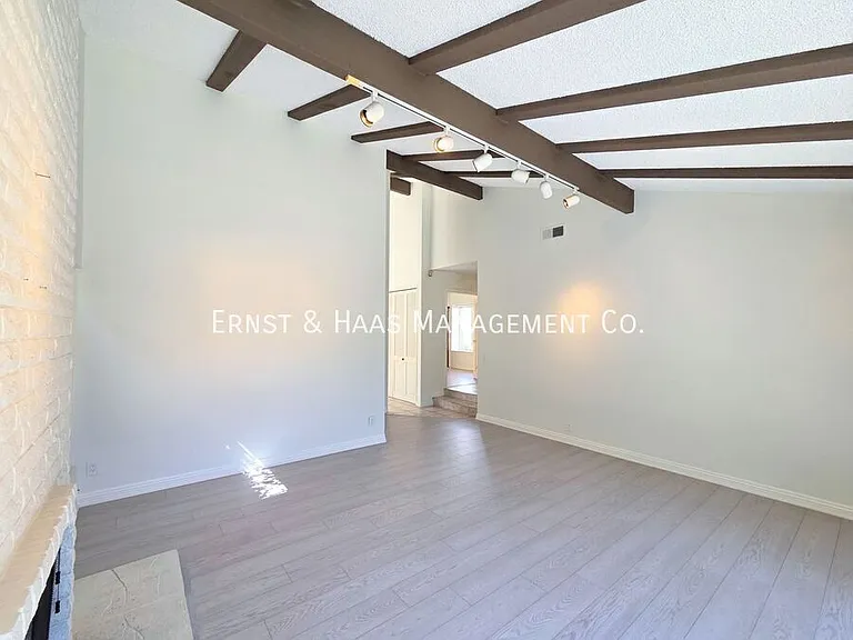 10835 Slater Ave — Photo 6