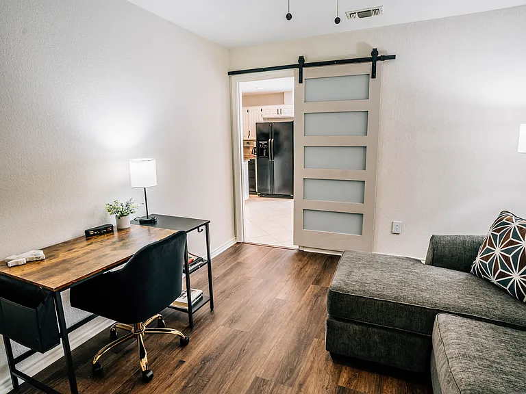 6309 Riviera Dr — Photo 40
