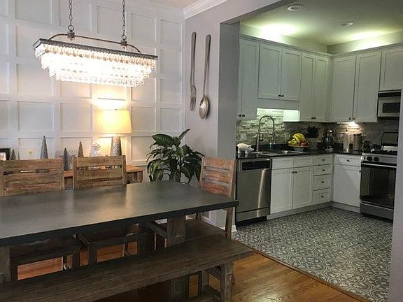 2nd image of 3827 N Milwaukee Ave