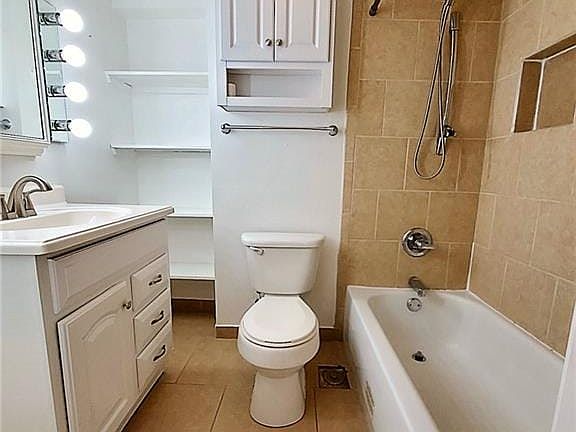 5th image of 7837 Plum St #B2