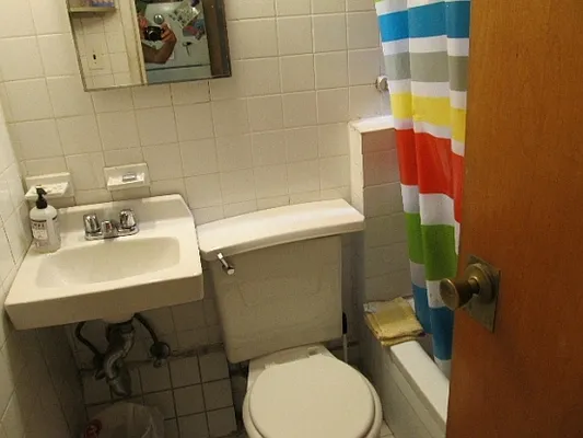 Rented by FlatFinders Realty | media 7