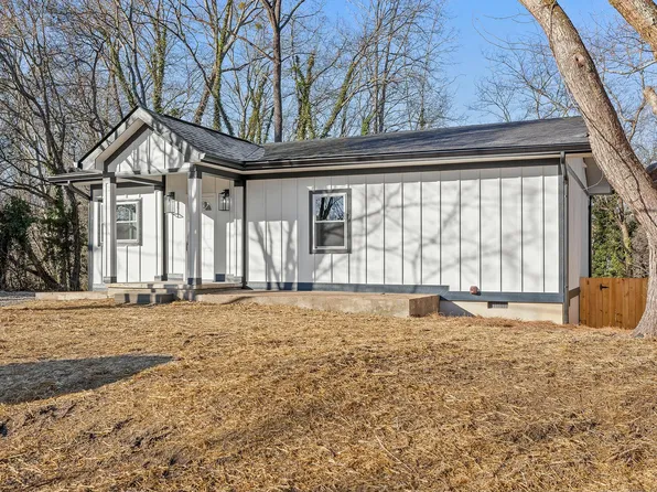 2 Lynn Garden Rd, Rossville, GA 30741