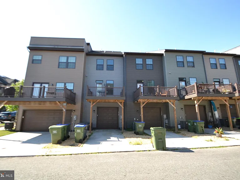 1318 Trestle Dr — Photo 23
