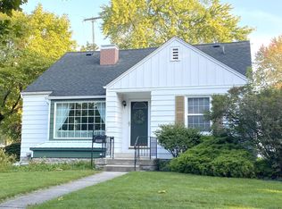 1501 Nebobish Ave, Essexville, MI
