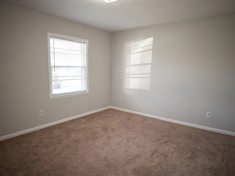 1133 Berkshire Rd — Photo 11