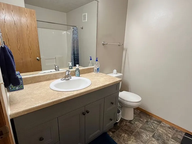 8204 S Hughes Ave #2 — Photo 20