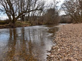 565 Cedar Creek Rd, Linden, TN 37096