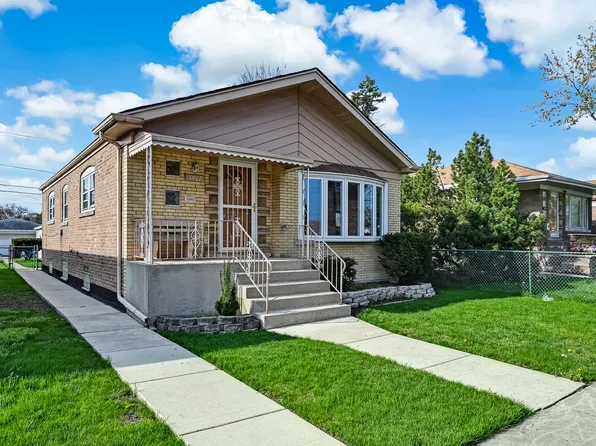 5917 W 55th St, Chicago, IL 60638